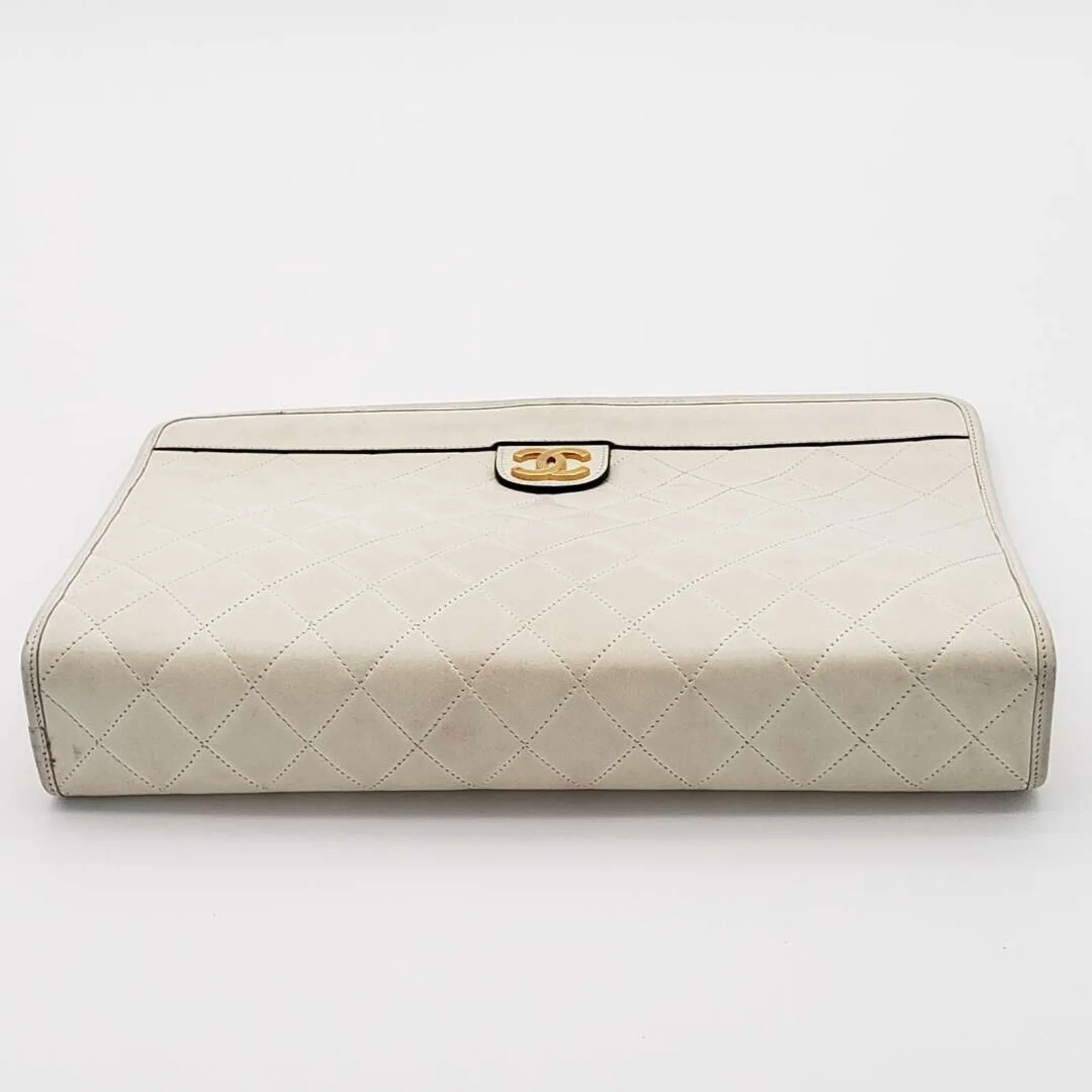 100% Authentic CHANEL Classic Leather Clutch Bag 500-101424