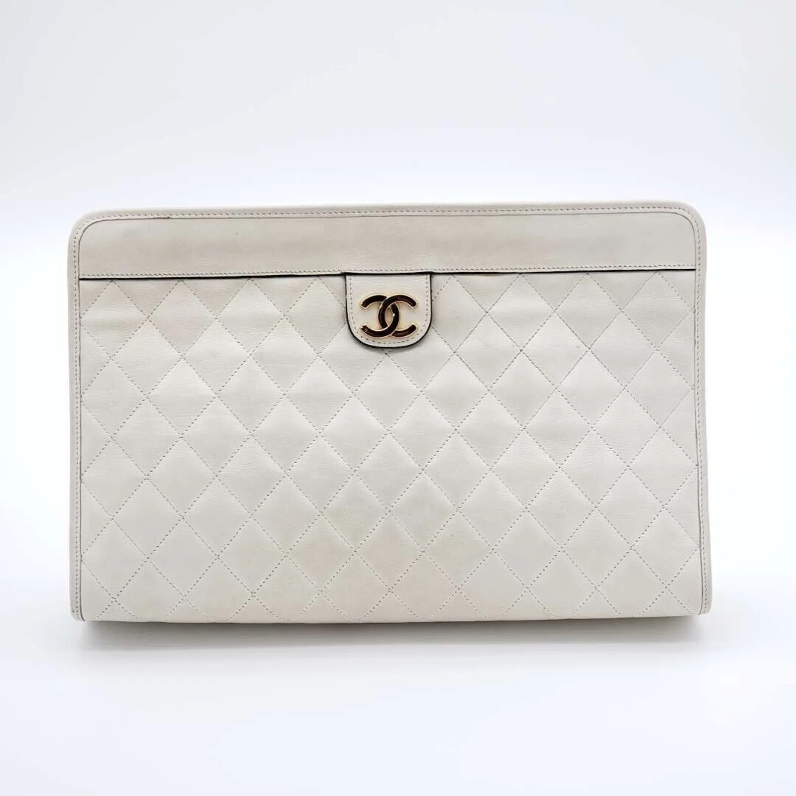 100% Authentic CHANEL Classic Leather Clutch Bag 500-101424