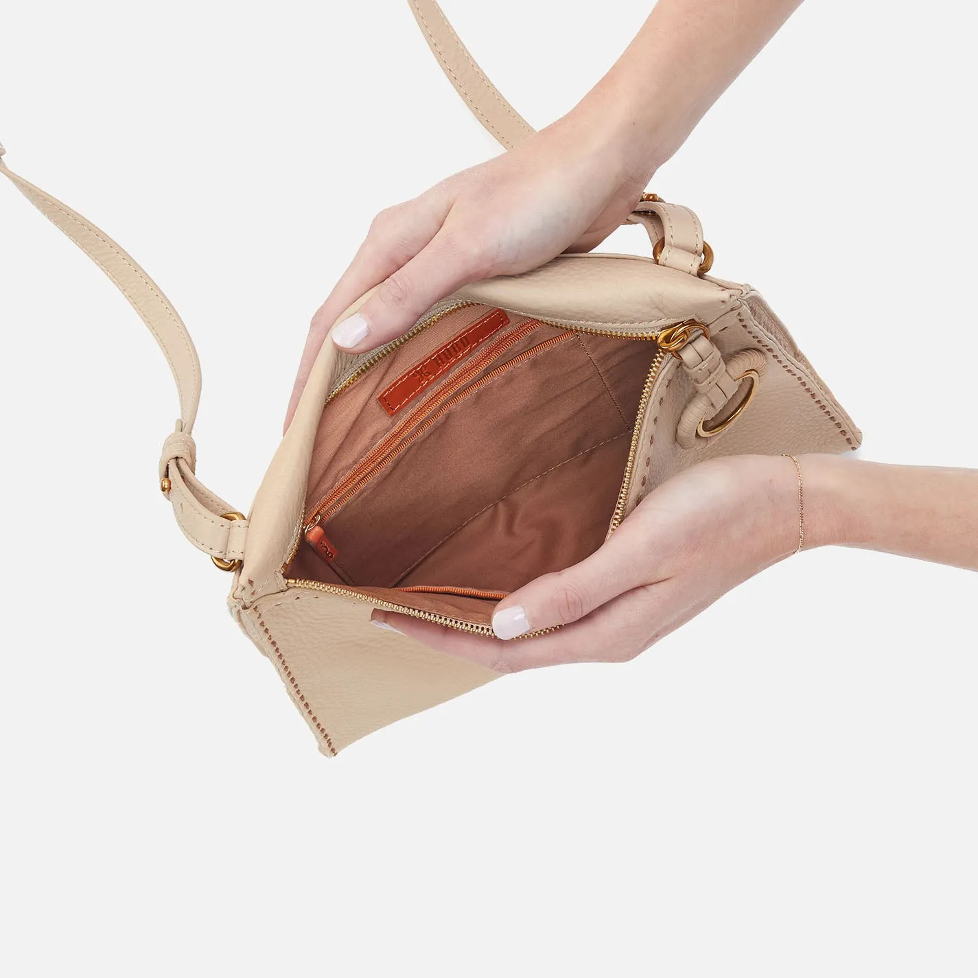 Austin Medium Crossbody In Pebbled Leather - Linen