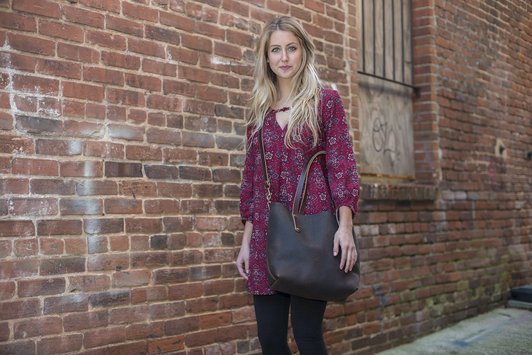 AVERY LEATHER TOTE BAG - MEDIUM - CRANBERRY