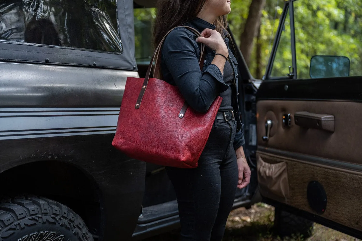 AVERY LEATHER TOTE BAG - MEDIUM - CRANBERRY