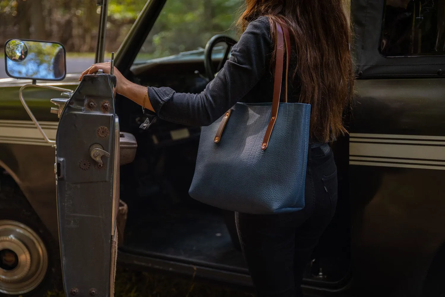 AVERY LEATHER TOTE BAG - MEDIUM - SMOKEY BLUE
