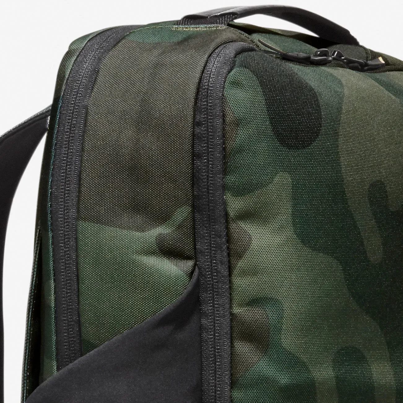 Cole Haan Men's ZERØGRAND Slim Convertible Backpack