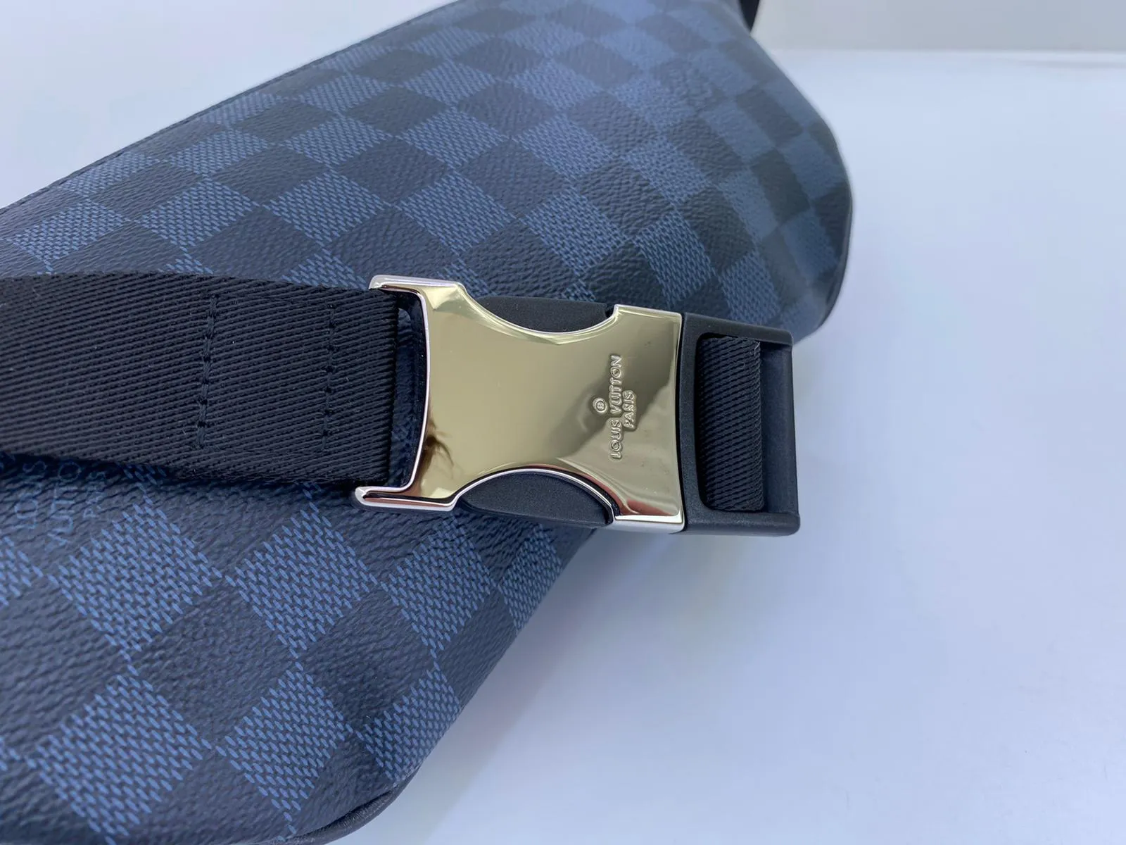 Discovery Bumbag Damier Cobalt Race