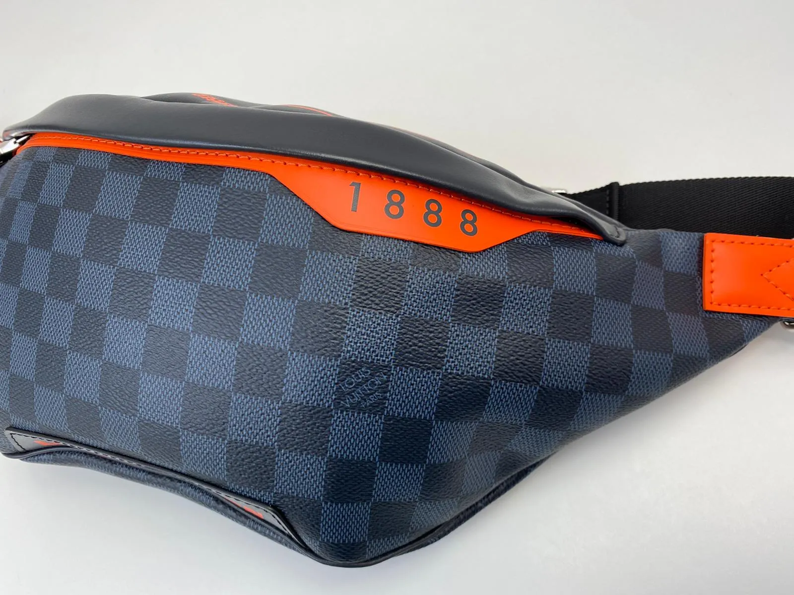 Discovery Bumbag Damier Cobalt Race