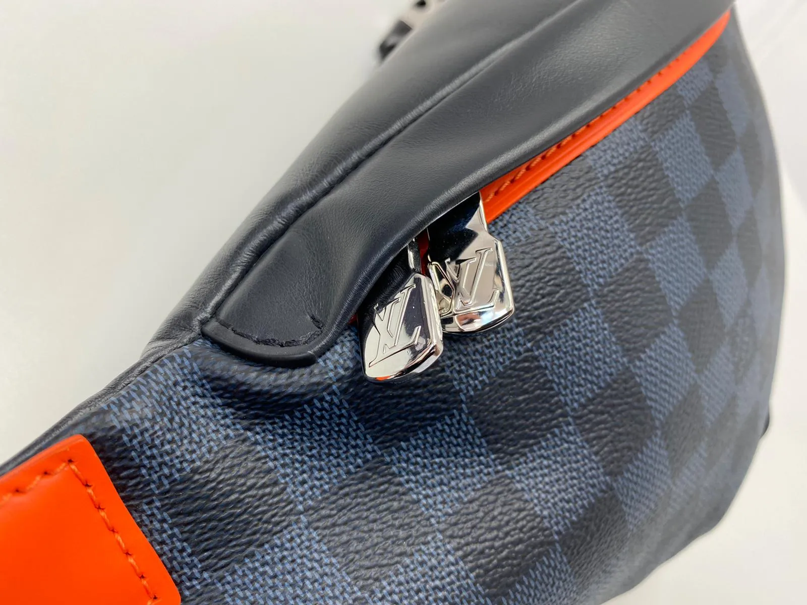 Discovery Bumbag Damier Cobalt Race