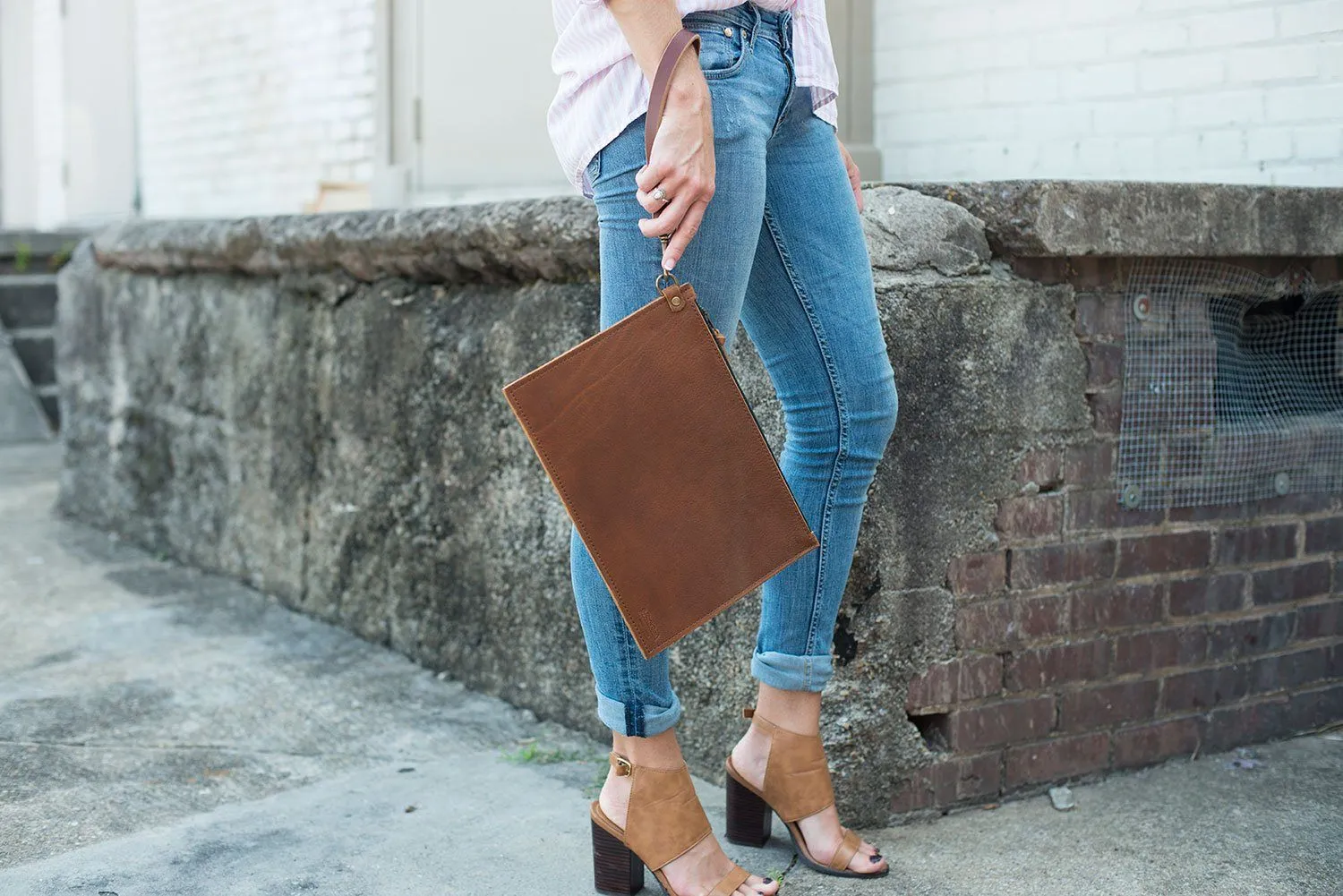 FELICITY ZIPPERED CLUTCH WITH WRISTLET LARGE - CRANBERRY