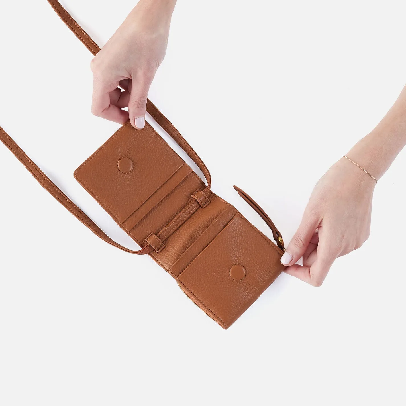 Fern Wallet Crossbody In Pebbled Leather - Warm Honey
