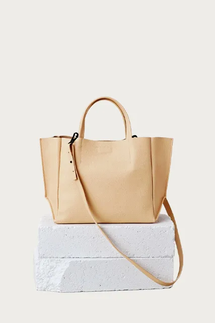 HALF TOTE