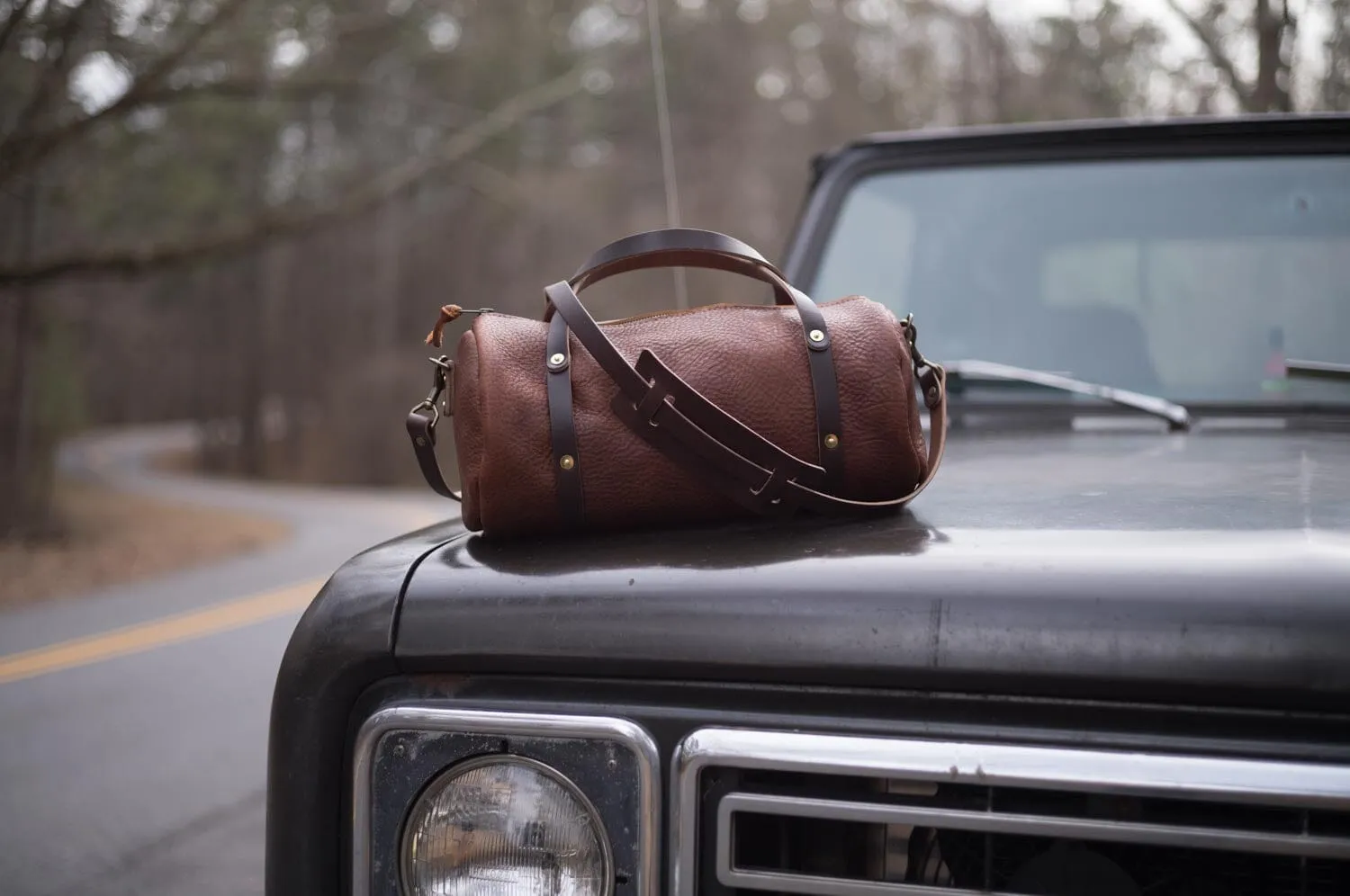 JANE LEATHER CROSSBODY - LARGE - BLACK BISON