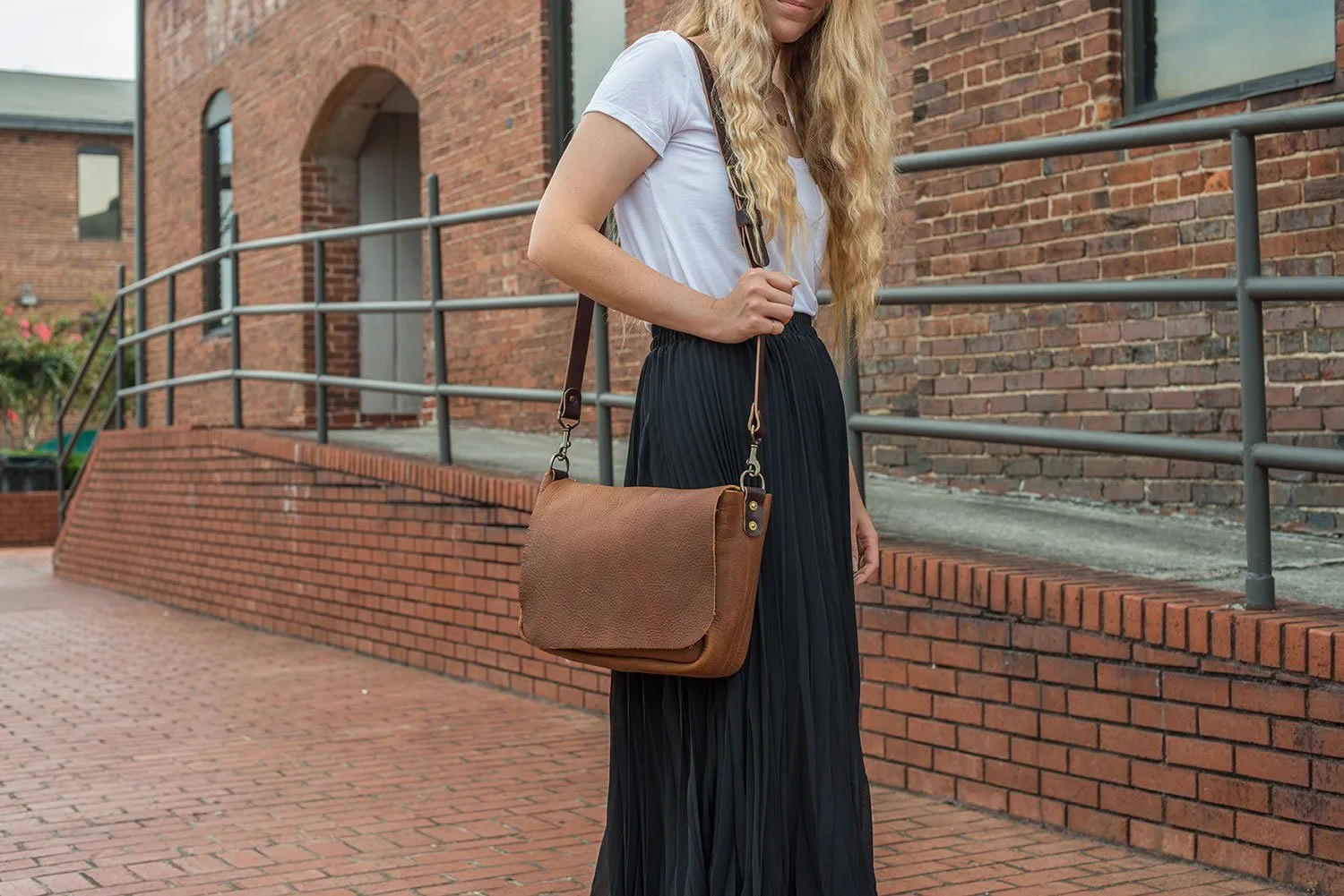 KINDLE LEATHER SATCHEL - HONEY
