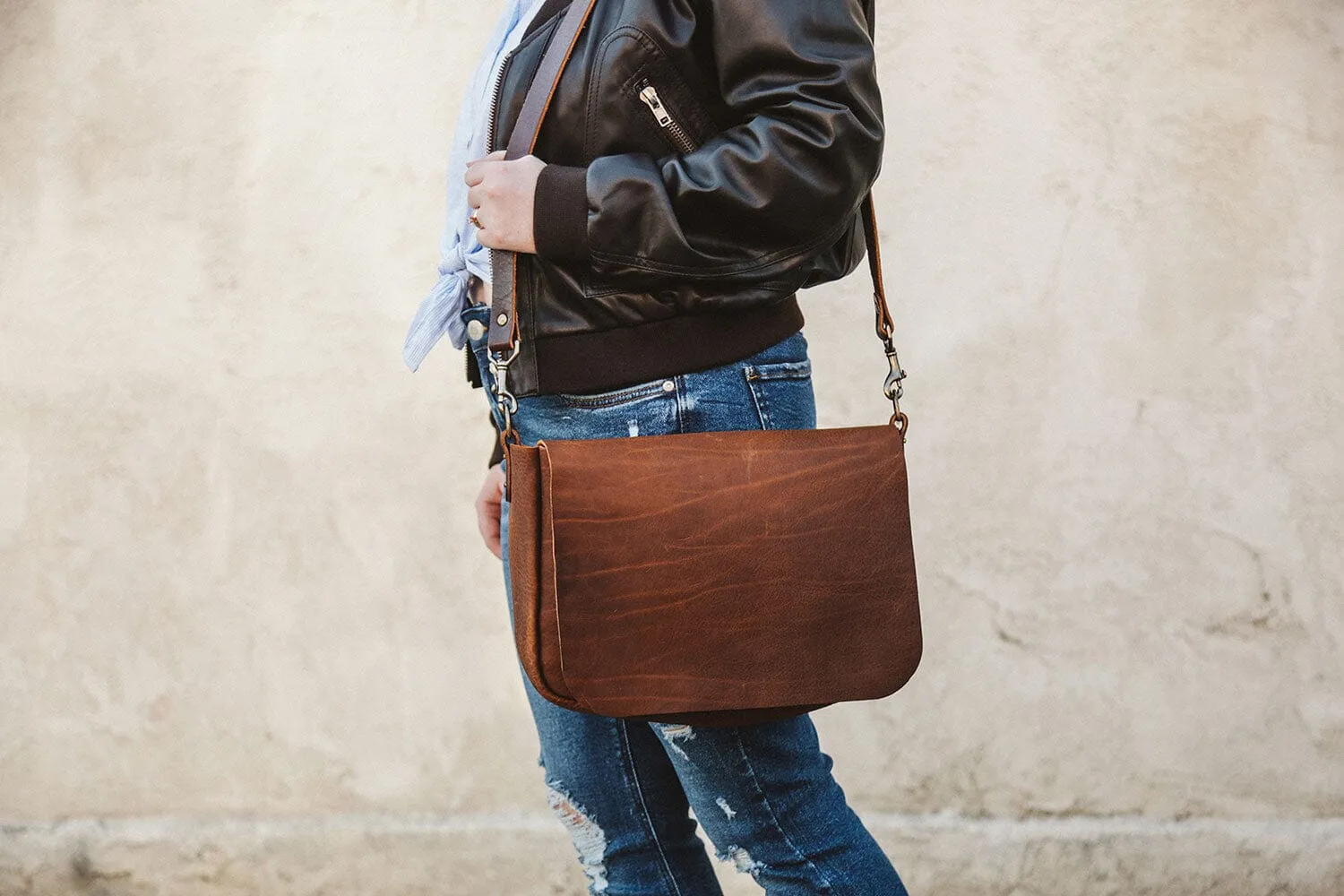 KINDLE LEATHER SATCHEL - HONEY