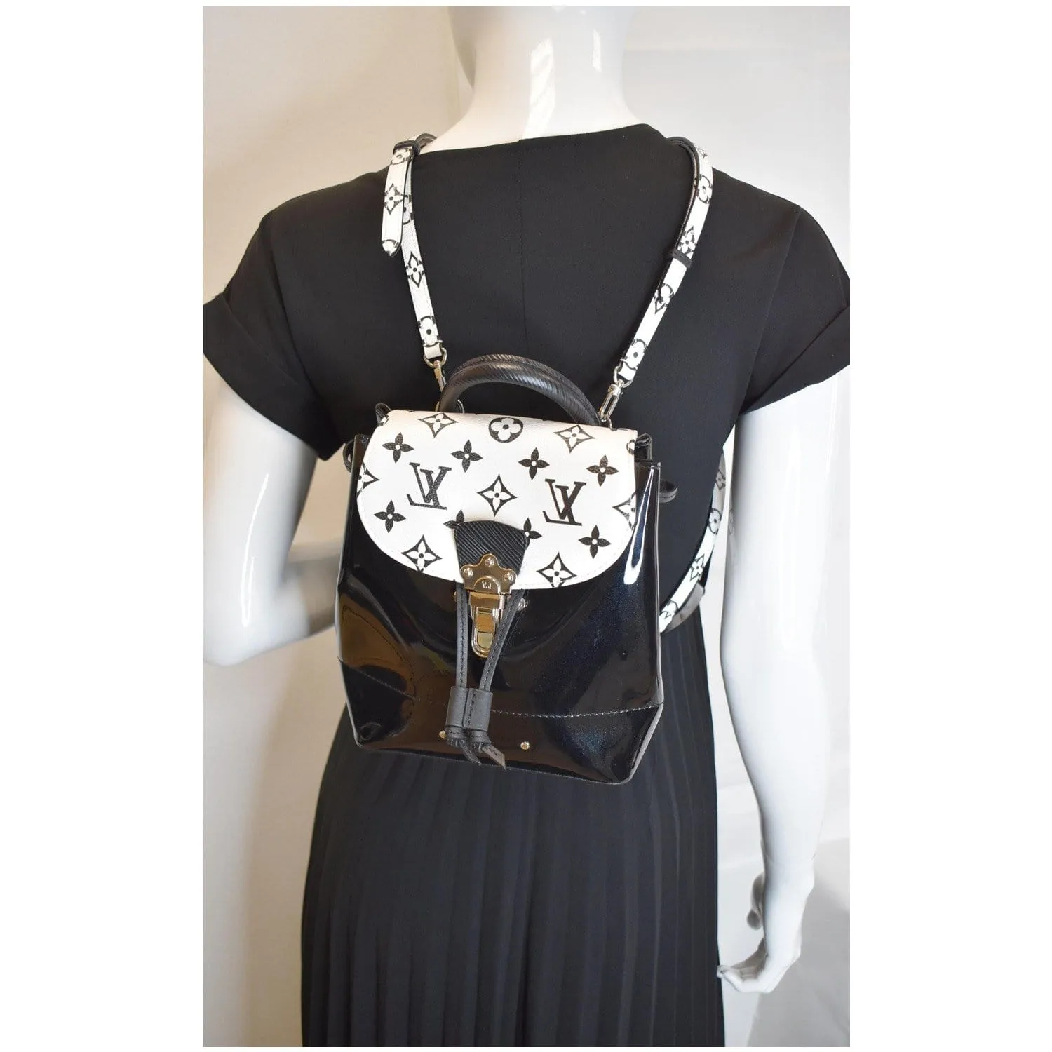 LOUIS VUITTON Hot Springs Monogram Vernis Leather Backpack Black/White
