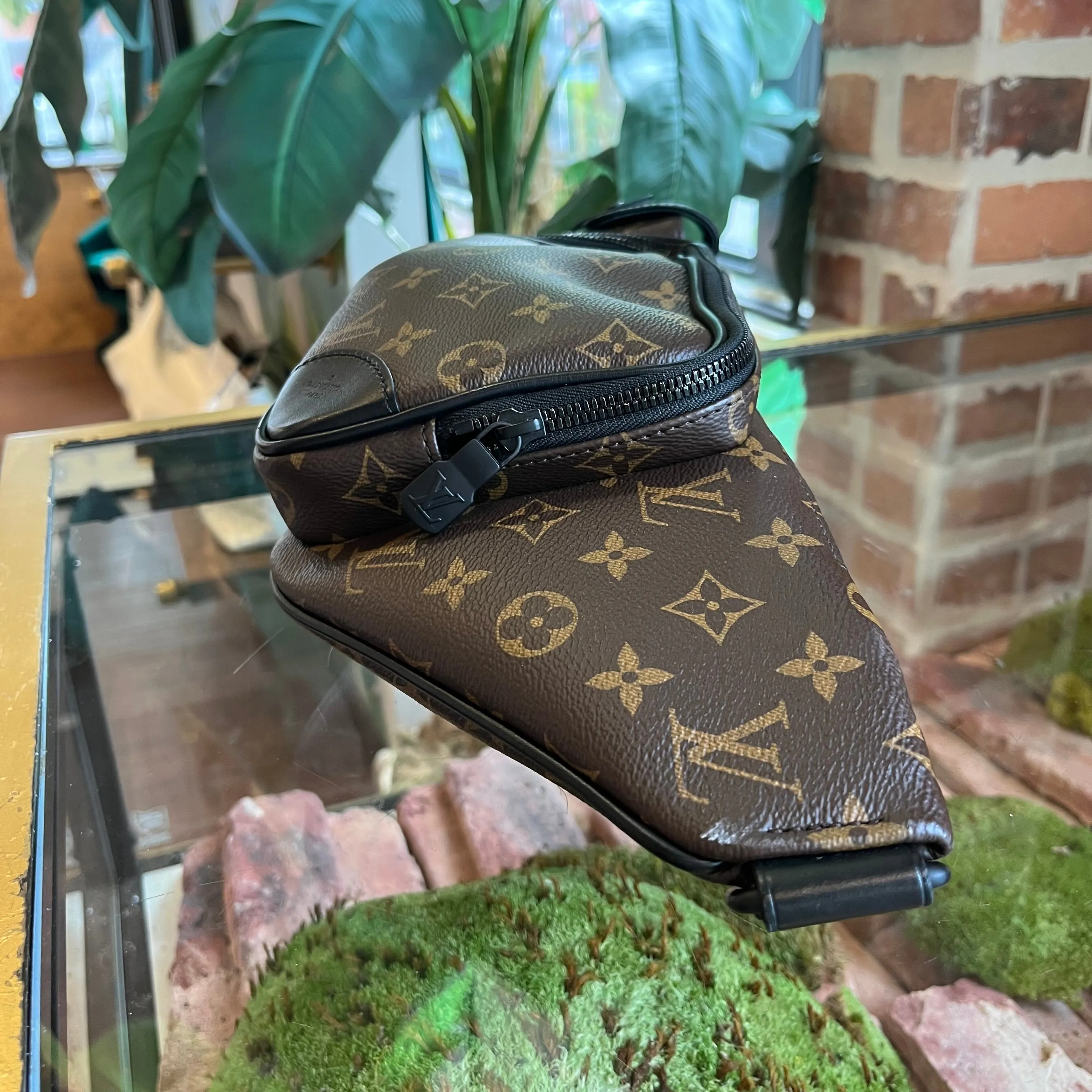 LOUIS VUITTON Macassar Christopher Monogram Bumbag
