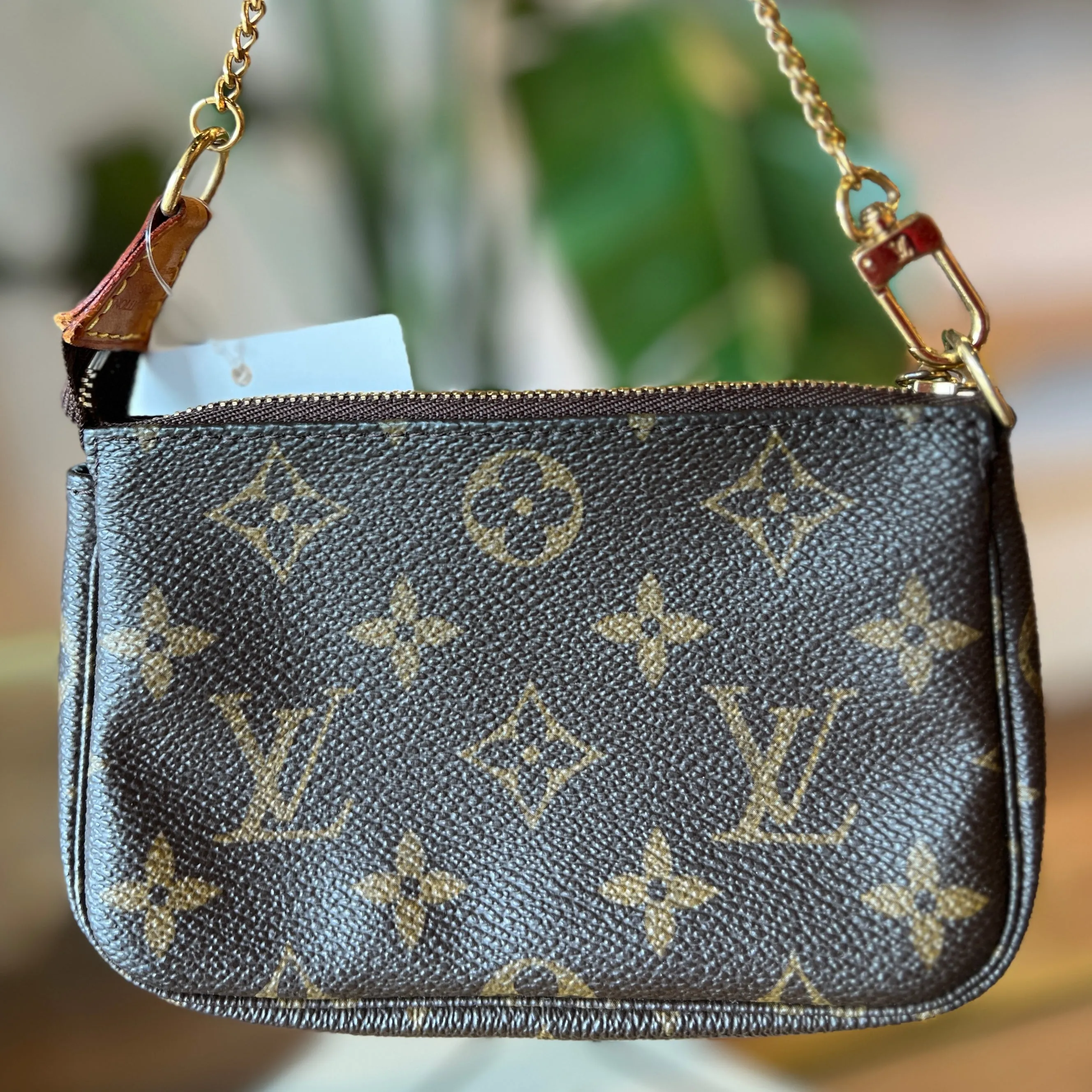 LOUIS VUITTON Mini Monogram Pochette