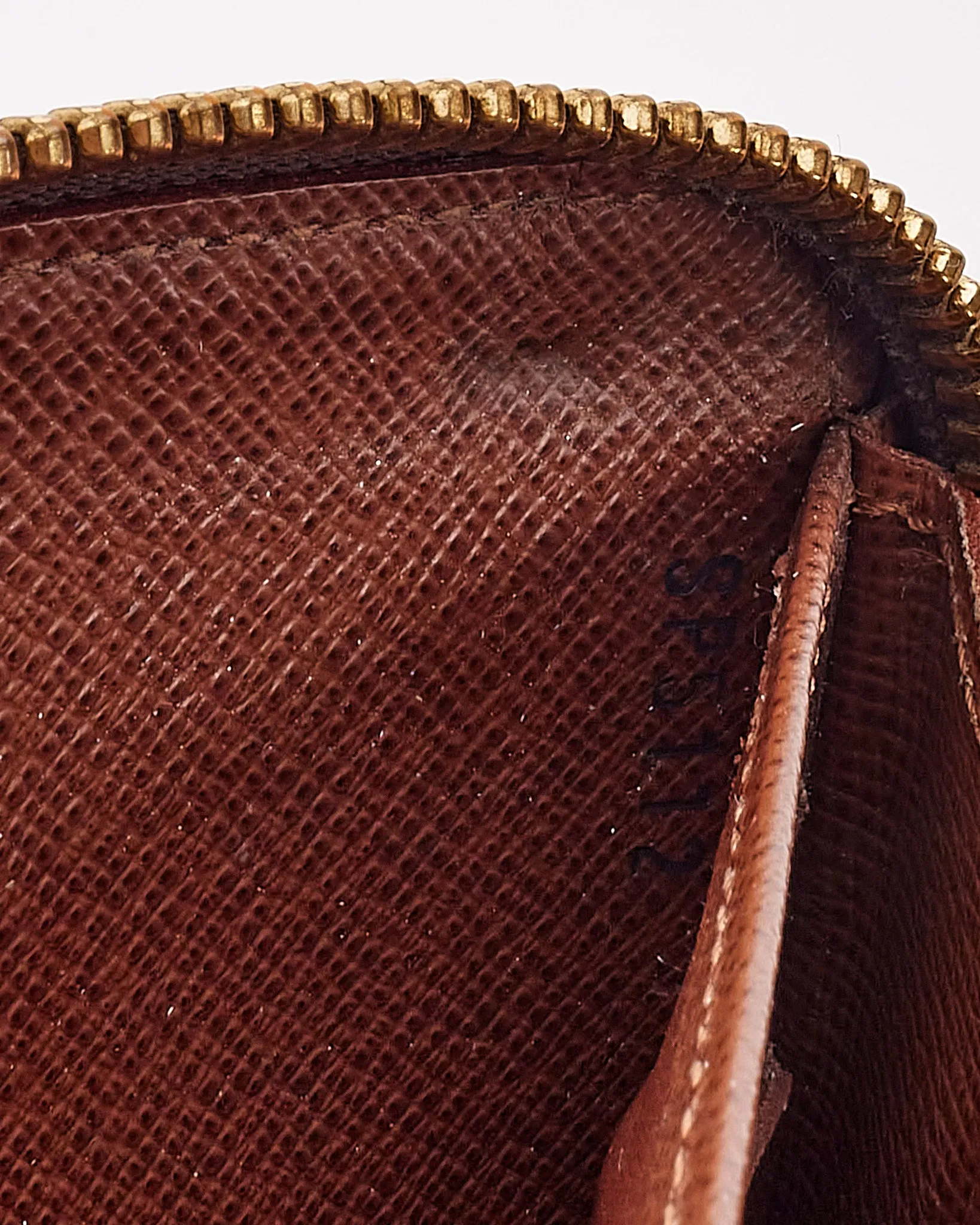 Louis Vuitton Monogram Canvas Zippy Wallet