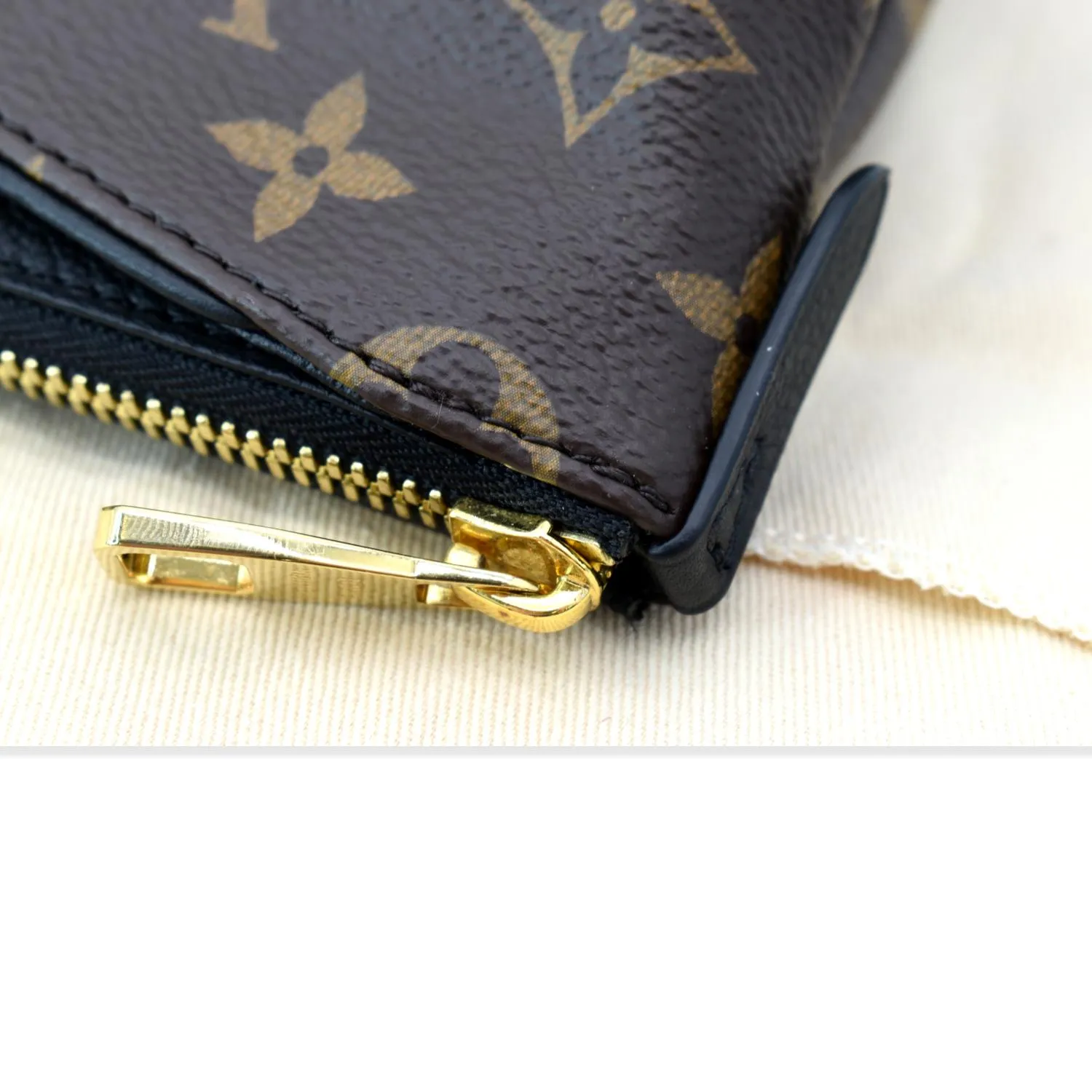 LOUIS VUITTON Pallas Beauty Case Monogram Canvas Pouch Noir