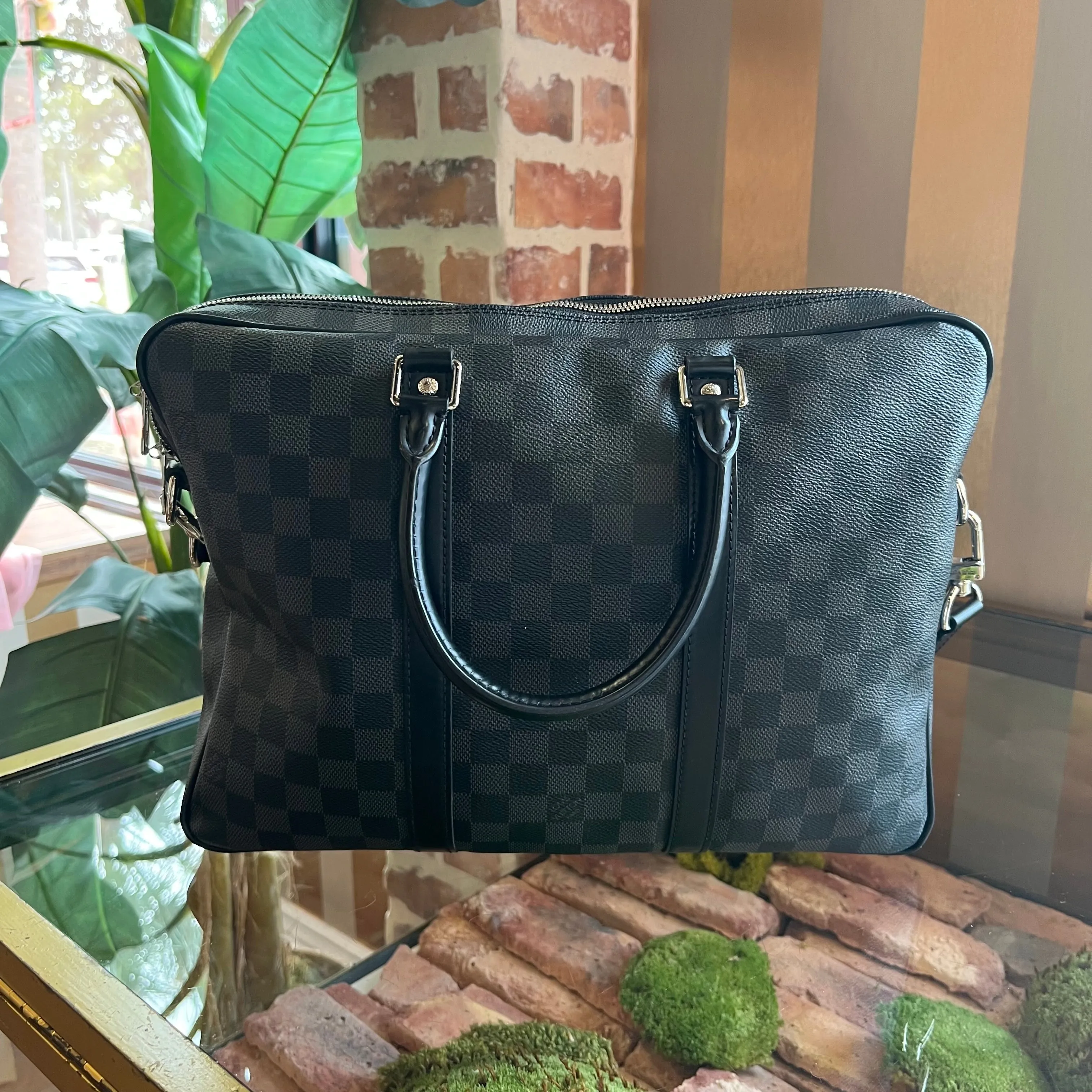 LOUIS VUITTON Porte Documents Voyage Damier Graphite Messenger