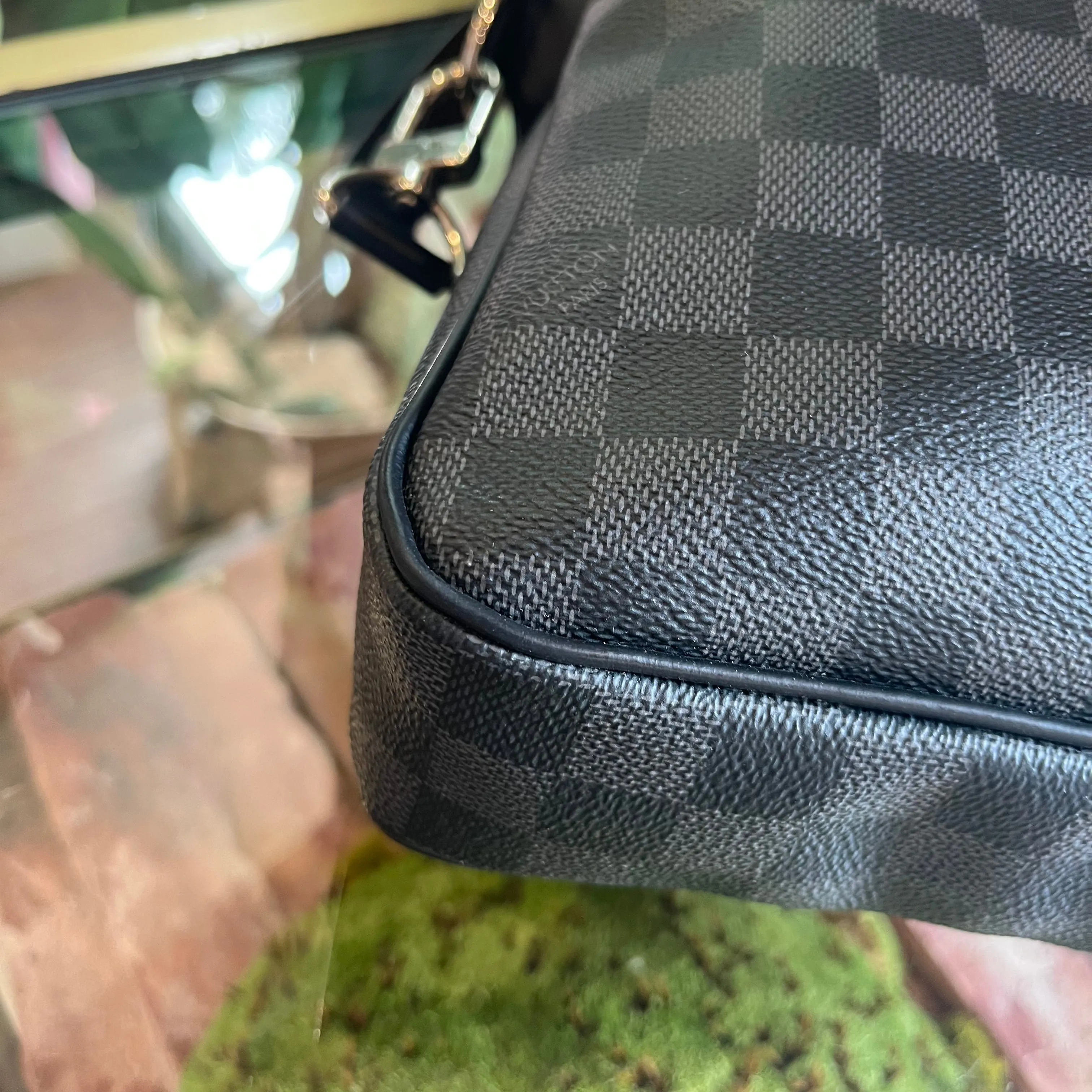 LOUIS VUITTON Porte Documents Voyage Damier Graphite Messenger