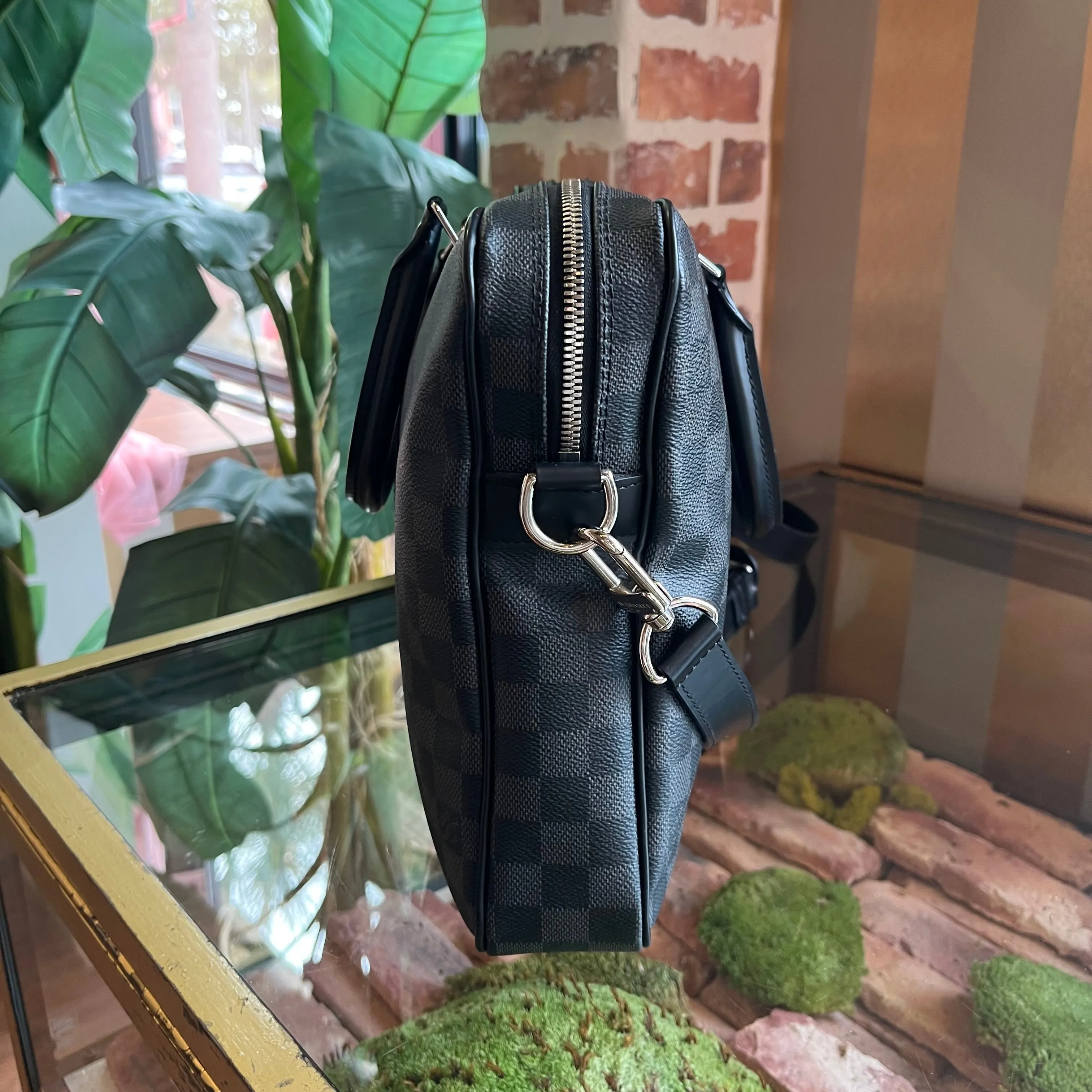 LOUIS VUITTON Porte Documents Voyage Damier Graphite Messenger