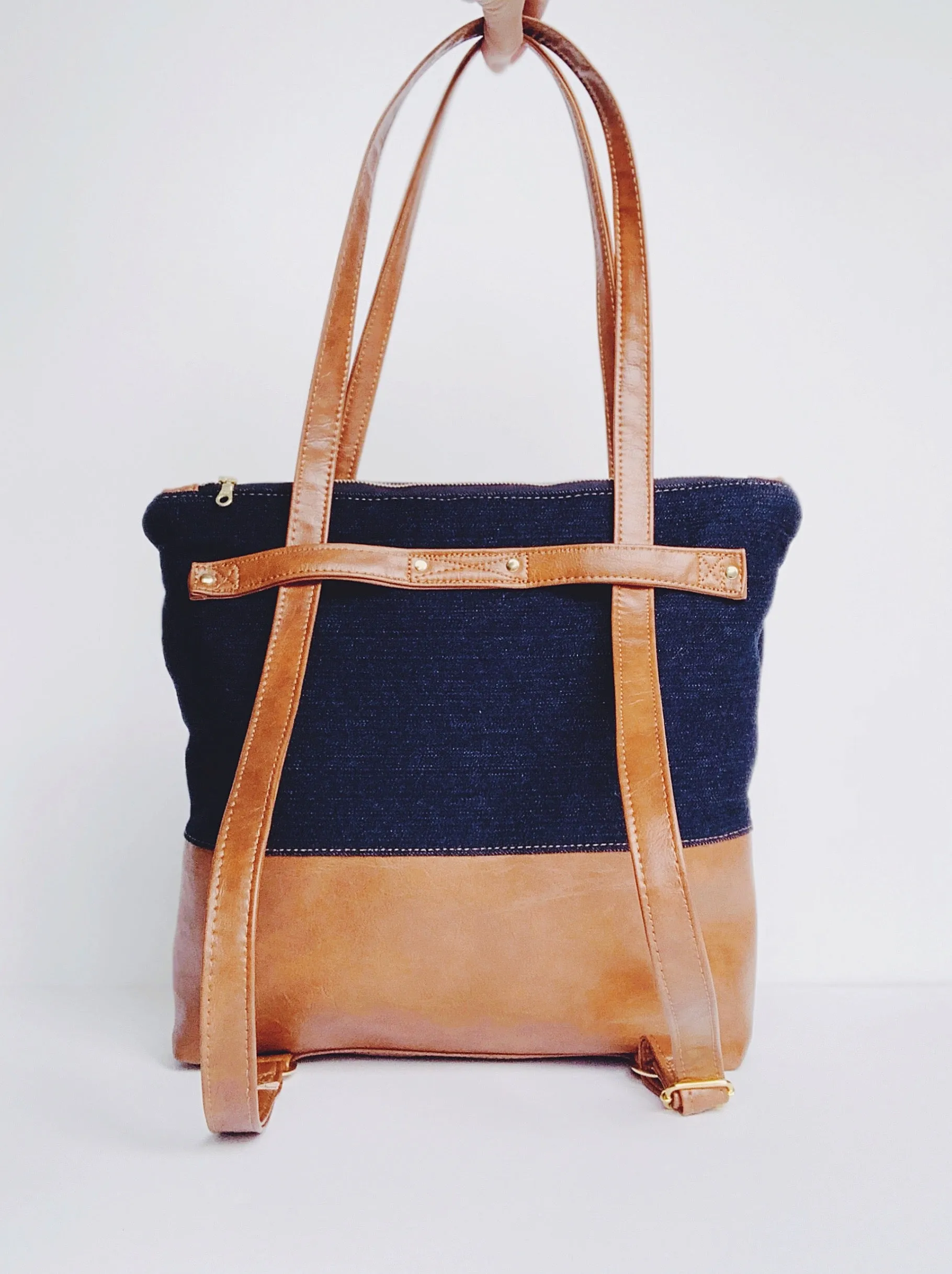 Modern Traveler Backpack | Cream   Cognac
