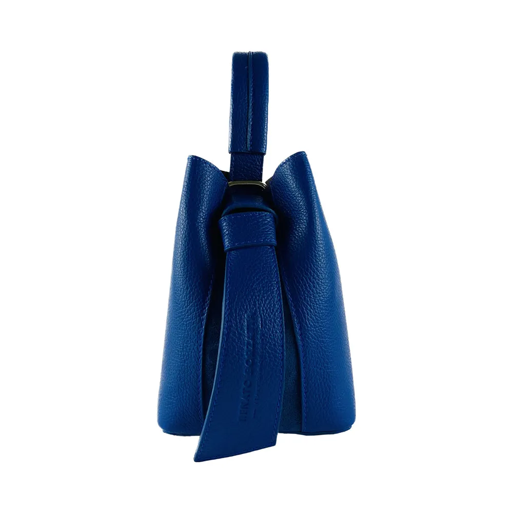 RB1006CH | Bucket Bag with Clutch in Genuine Leather Made in Italy. Shoulder bag with shiny gold metal lobster clasp attachments - Royal Blue - Dimensions: 16 x 14 x 21 cm   Handle 13 cm