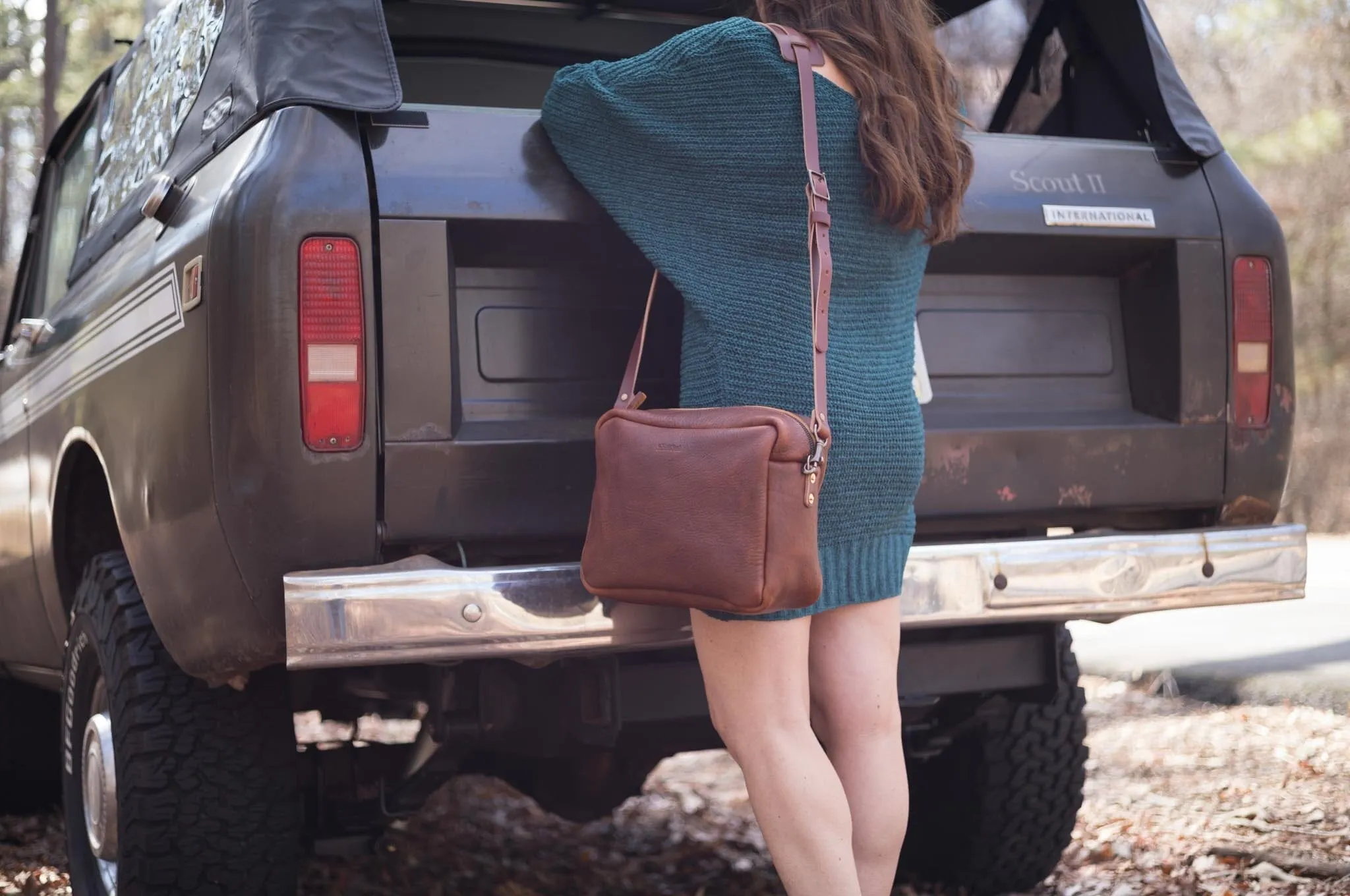 SARAH LEATHER CROSSBODY - LARGE - CHERRY BISON