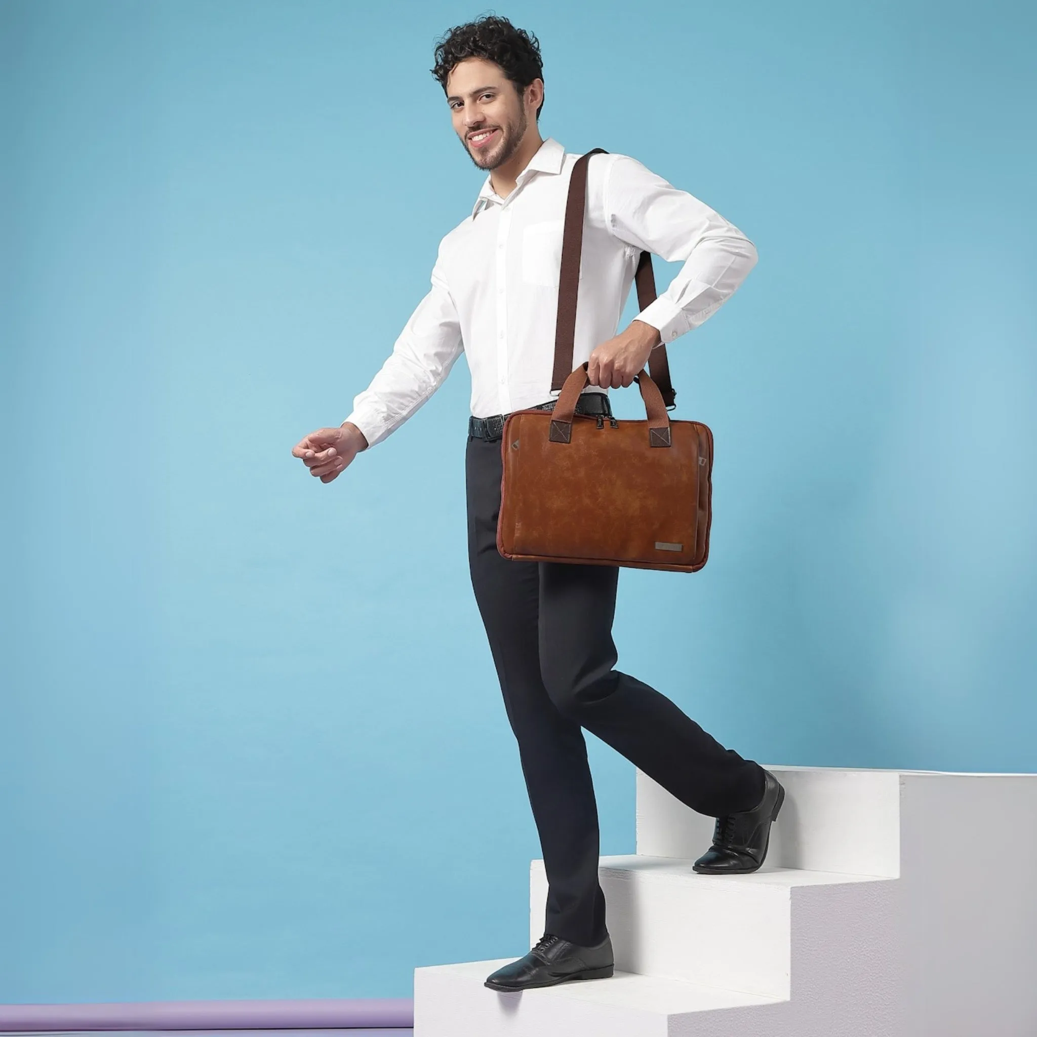 Timeless Unity Laptop Messenger Bag - Tan