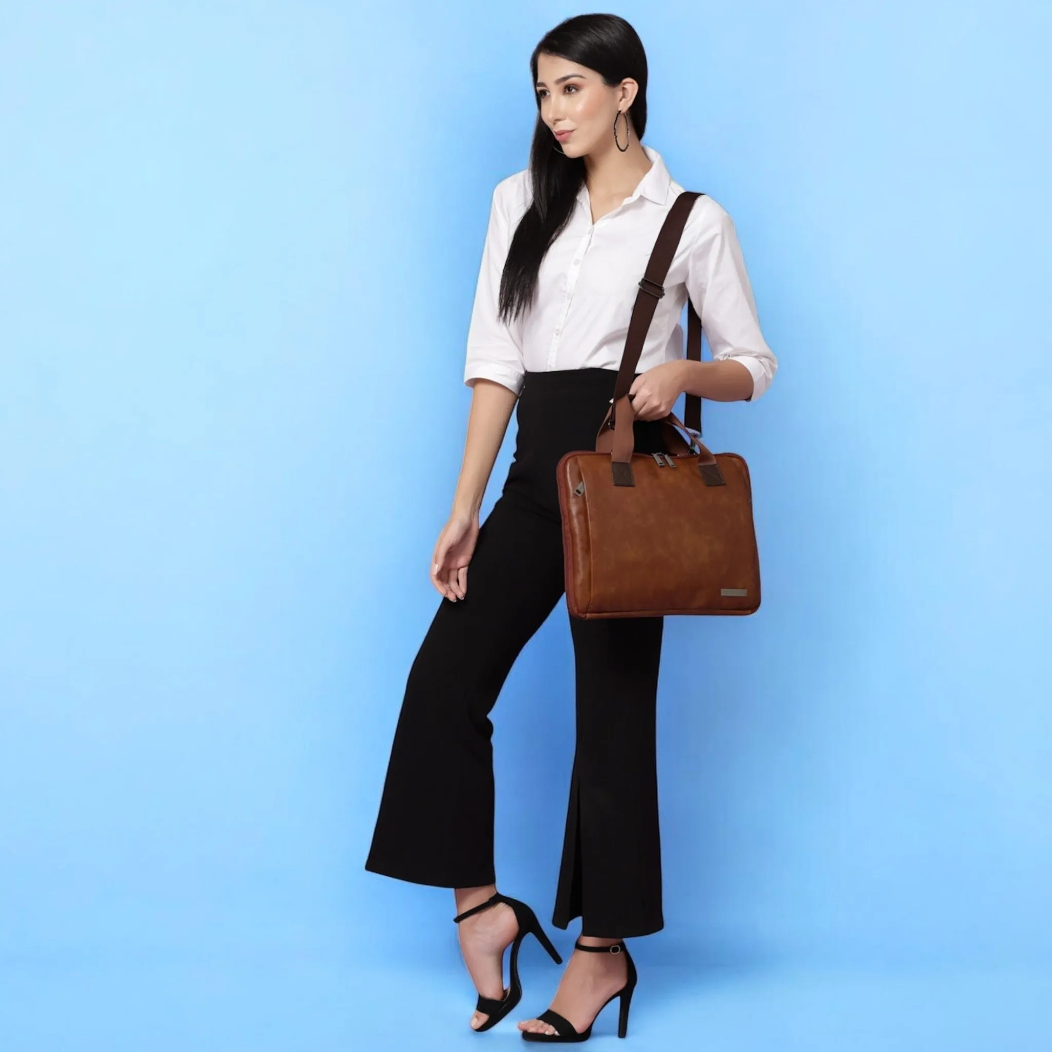 Timeless Unity Laptop Messenger Bag - Tan