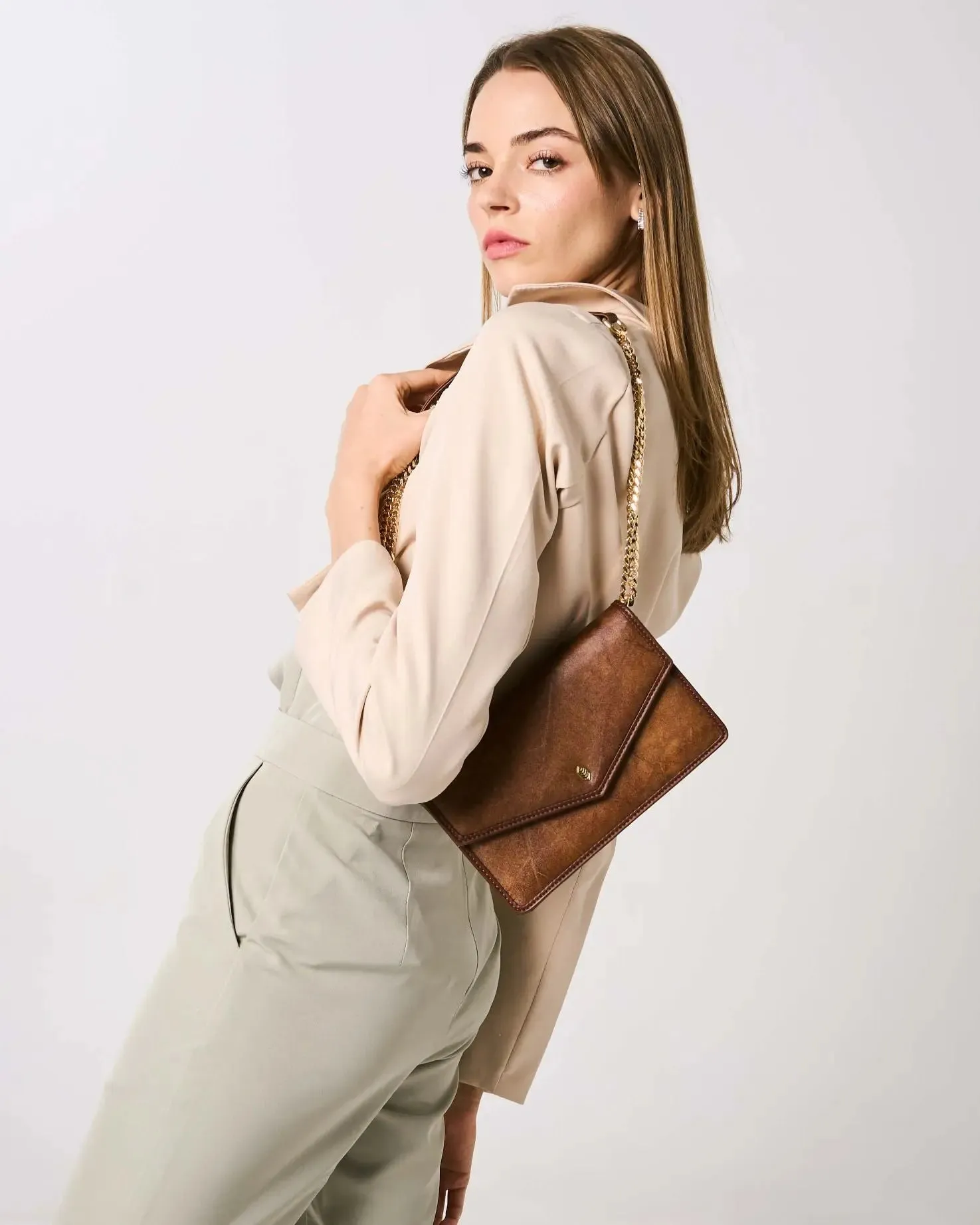 Vegan bag with chain made of leaves Margot