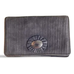 Vintage Bottega Venetia black suede clutch bag with bow motif and a built-in mirror. 051009ap2